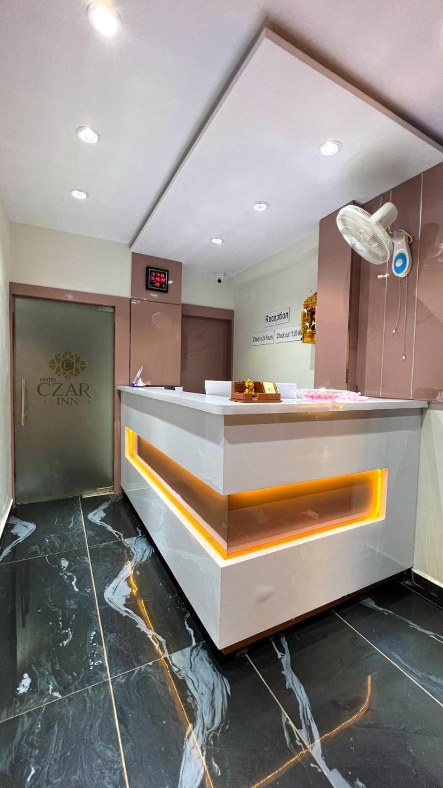 Hotel Czar Inn Сурат Экстерьер фото